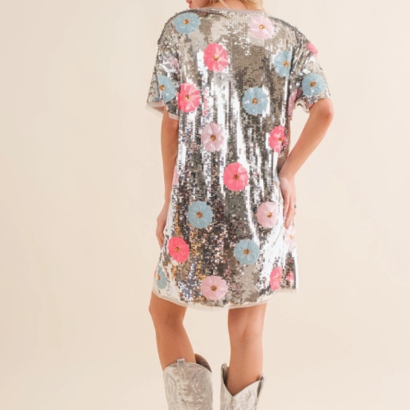 NWT!! Blue B!! Sequin Multi Flower T Shirt Mini Dress, Sizes: S, M & L - Picture 8 of 15